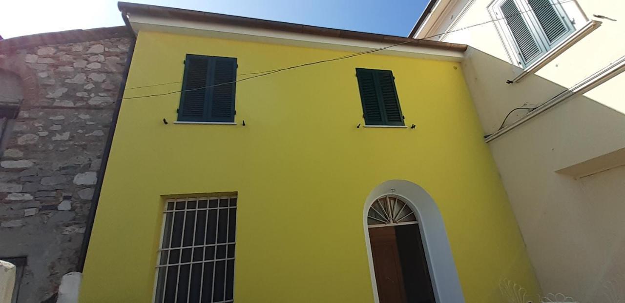 La Casa Gialla Del Ristoro Agricolo فيكيانو المظهر الخارجي الصورة
