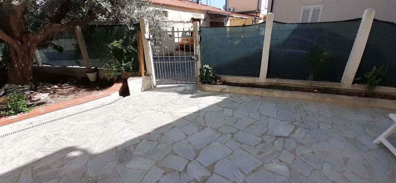 La Casa Gialla Del Ristoro Agricolo فيكيانو المظهر الخارجي الصورة